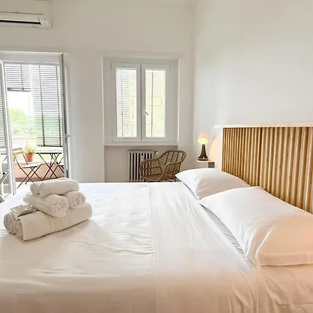 Apartment Stylish Balcony, Ac,aqueduct View Rome