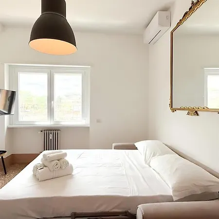Apartment Stylish Balcony, Ac,aqueduct View Rome