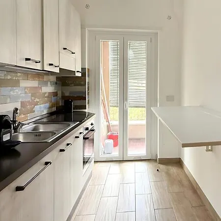 Apartment Stylish Balcony, Ac,aqueduct View *