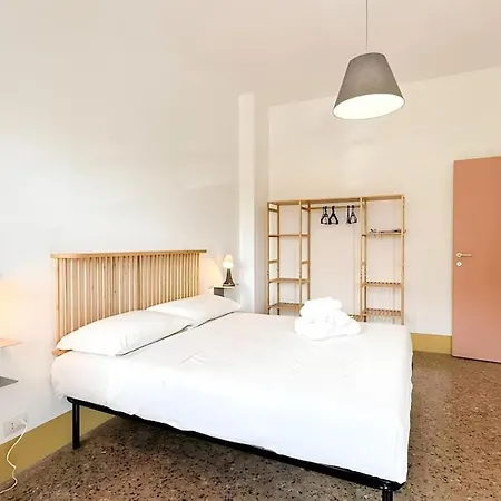 Apartment Stylish Balcony, Ac,aqueduct View *